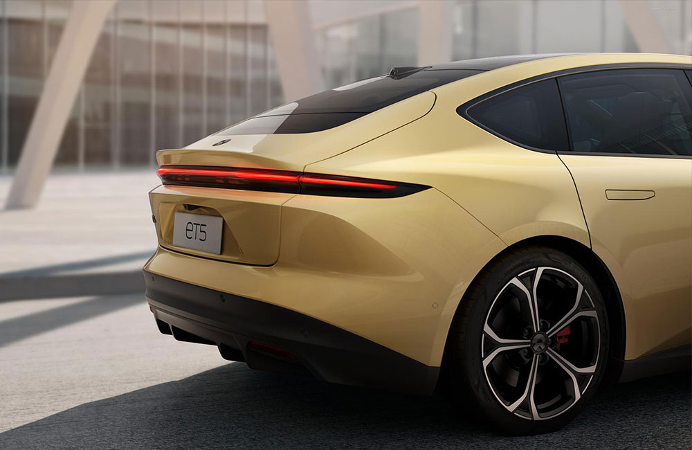 NIO ET5